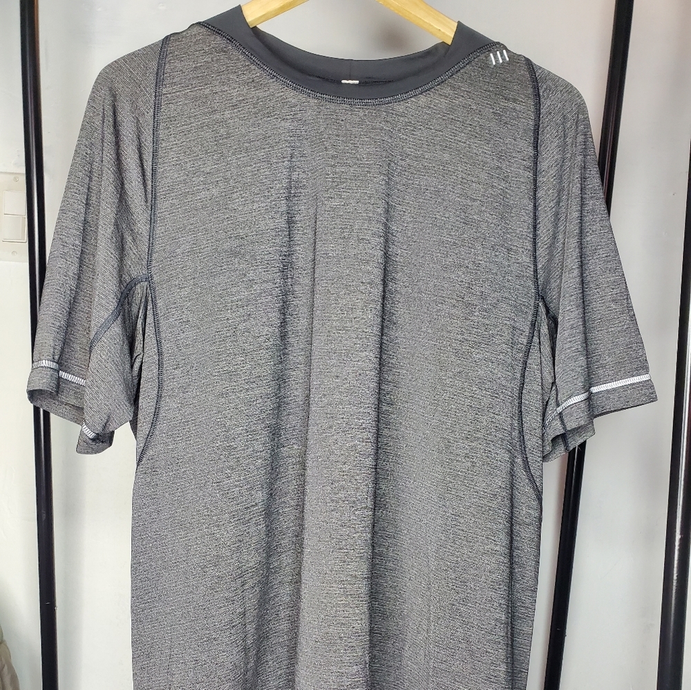 Lululemon workout tee